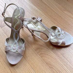 Nina bling sandals. 8.5.  3.5 inch heel